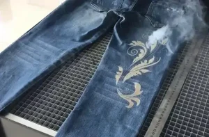 Máy khắc vải jeans