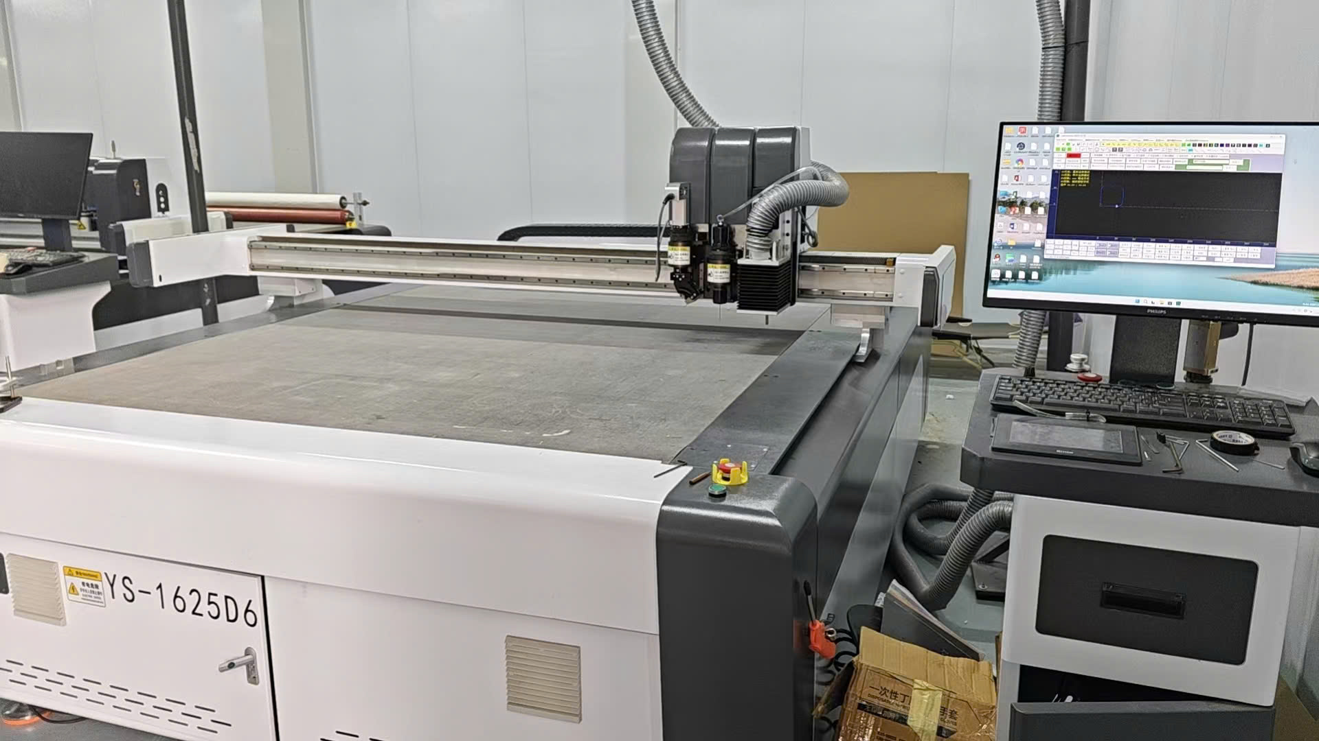 Máy cắt dao cnc cắt được nhiều loại vật liệu khác nhau nhiều dạng kích thước